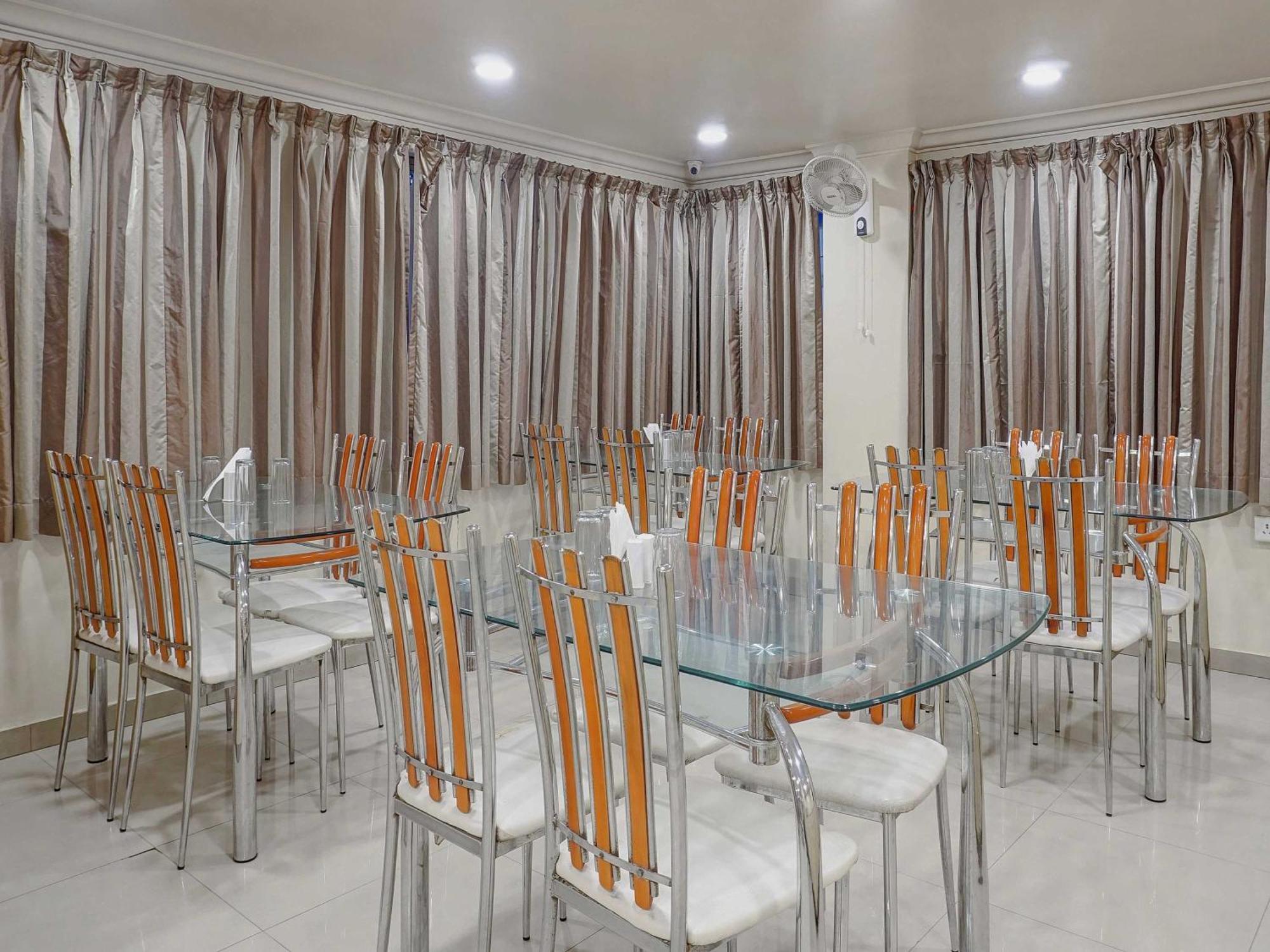 Townhouse Oak Orchard Hotel Pune Exterior photo