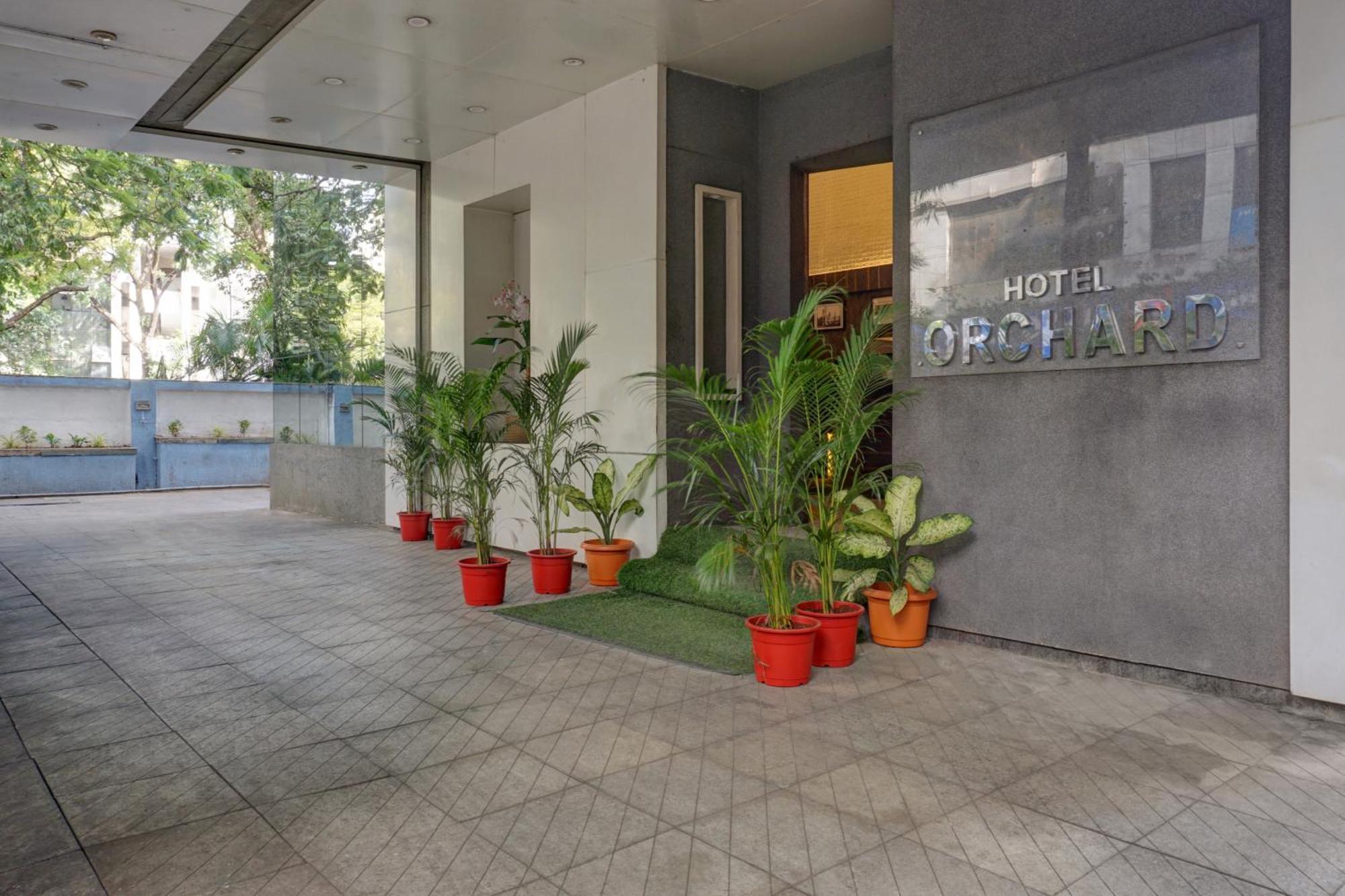 Townhouse Oak Orchard Hotel Pune Exterior photo