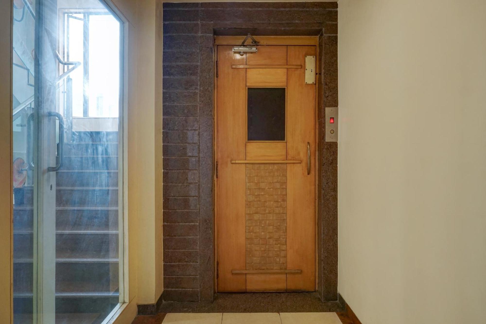 Townhouse Oak Orchard Hotel Pune Exterior photo